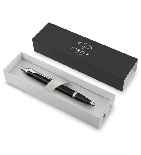 Originalno Parker poklon pakiranje s crnom IM kemijskom olovkom. Originalno Parker poklon pakiranje s crnom IM kemijskom olovkom.