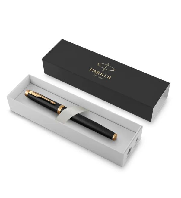Luksuzni crni aluminijski roler Parker IM Premium u originalnoj poklon kutiji. Luksuzni crni aluminijski roler Parker IM Premium u originalnoj poklon kutiji.