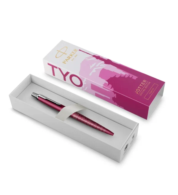 Specijalno izdanje Parker Jotter Tokyo olovke u tematskoj poklon kutiji s motivom trešnjinog cvijeta. Specijalno izdanje Parker Jotter Tokyo olovke u tematskoj poklon kutiji s motivom trešnjinog cvijeta.