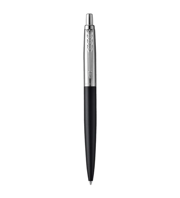 Puni prikaz Parker Jotter XL Mat crna CT kemijska olovka većeg formata.