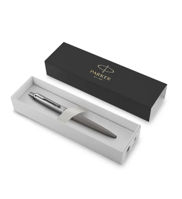 Elegantna Parker Jotter XL mat siva kemijska olovka u originalnoj poklon kutiji.
